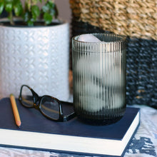 VASO ESTRIADO VIDRIO GRIS 8X8X13CM 410ML MULTIMENAJE