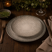 PLATO BASE RUSTICO PLATA 28 CM TRAMONTINA
